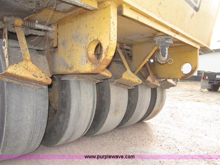 image for item G9871 2001 Rosco TRU-PAC 915 articulated pneumatic tire roller