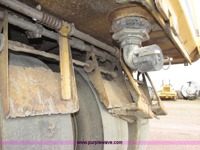 image for item G9871 2001 Rosco TRU-PAC 915 articulated pneumatic tire roller