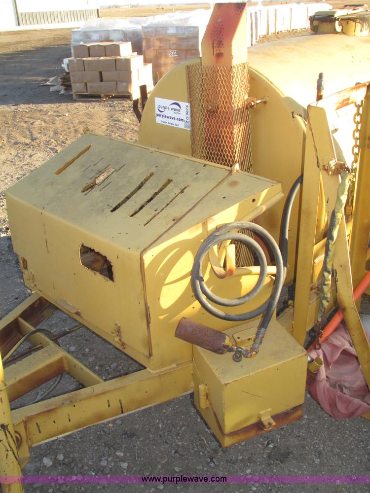 image for item G9874 2008 Tack wagon