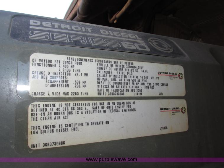 image for item G9876 2004 Freightliner Columbia semi truck