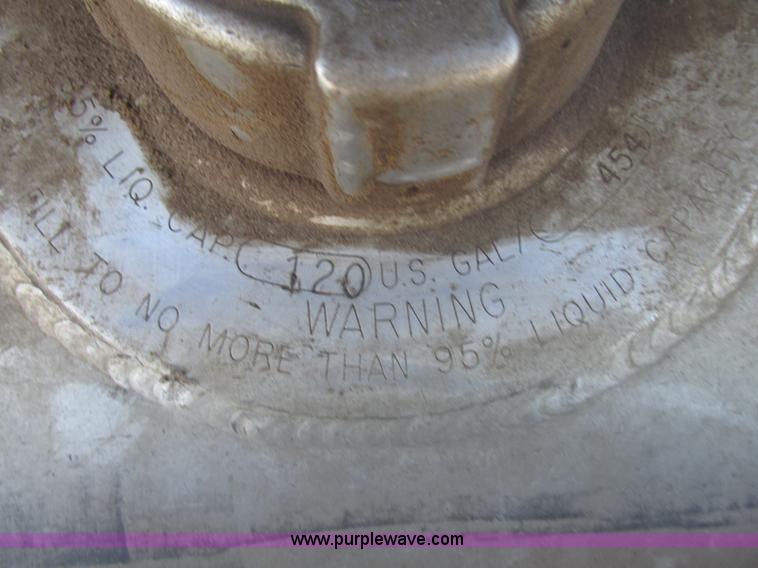 image for item G9876 2004 Freightliner Columbia semi truck