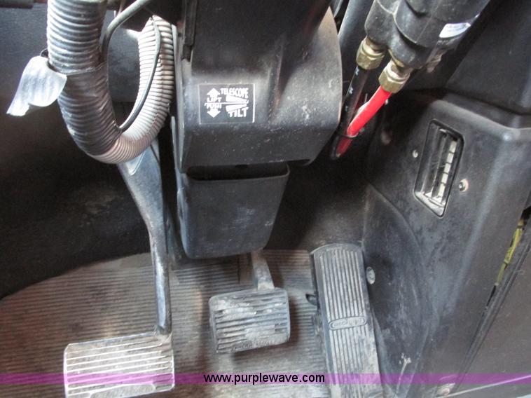 image for item G9877 2000 Freightliner FLD dump truck