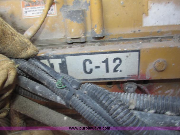 image for item G9877 2000 Freightliner FLD dump truck