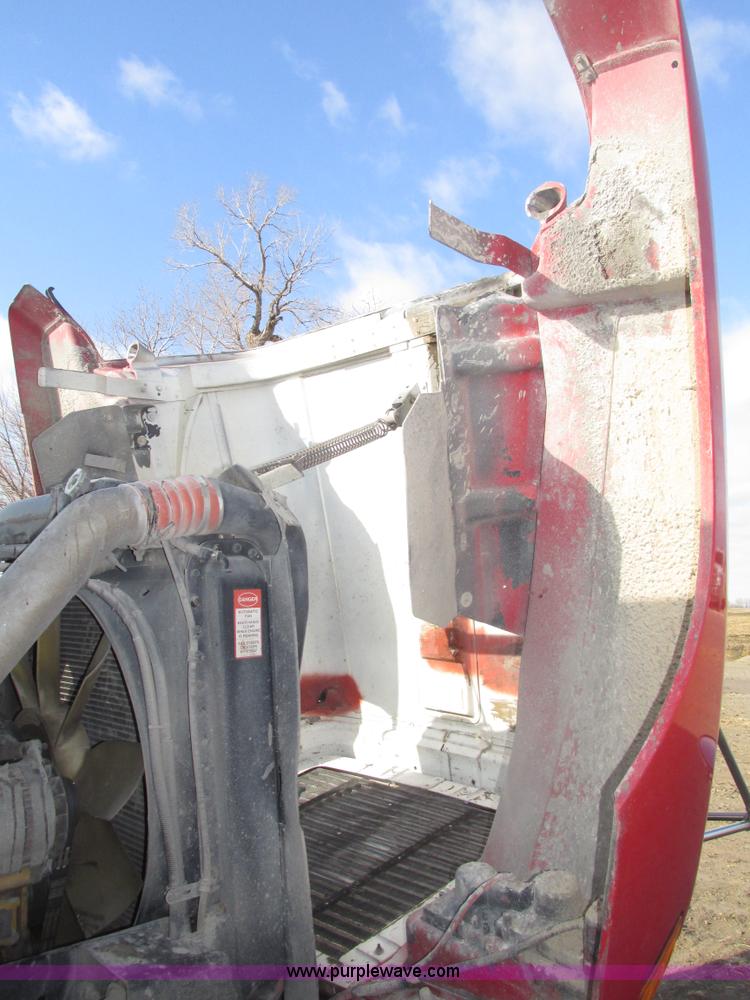 image for item G9877 2000 Freightliner FLD dump truck