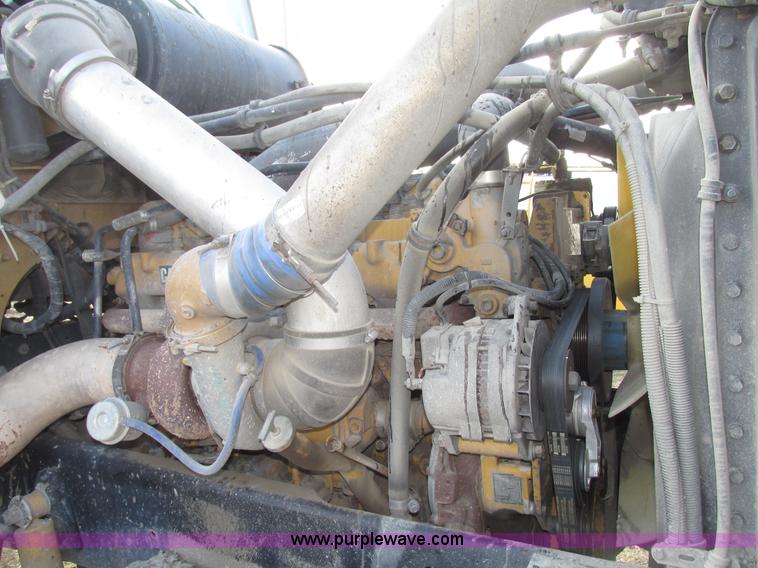 image for item G9877 2000 Freightliner FLD dump truck