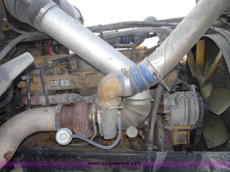 image for item G9877 2000 Freightliner FLD dump truck