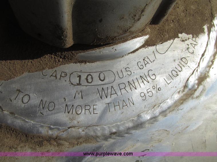 image for item G9877 2000 Freightliner FLD dump truck