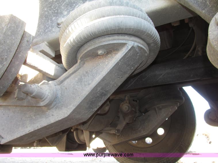 image for item G9877 2000 Freightliner FLD dump truck