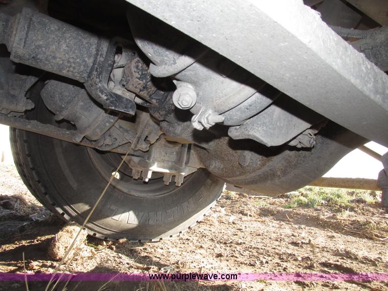 image for item G9877 2000 Freightliner FLD dump truck