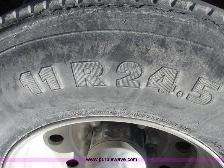 image for item G9877 2000 Freightliner FLD dump truck