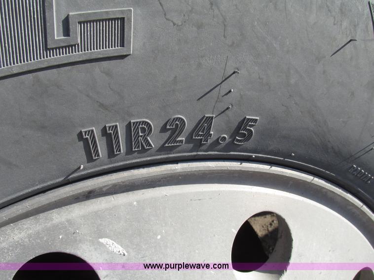 image for item G9877 2000 Freightliner FLD dump truck