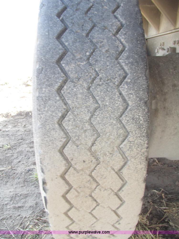 image for item G9877 2000 Freightliner FLD dump truck