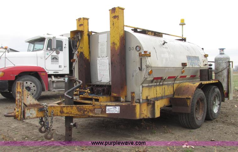 image for item G9878 Towable oil distributor