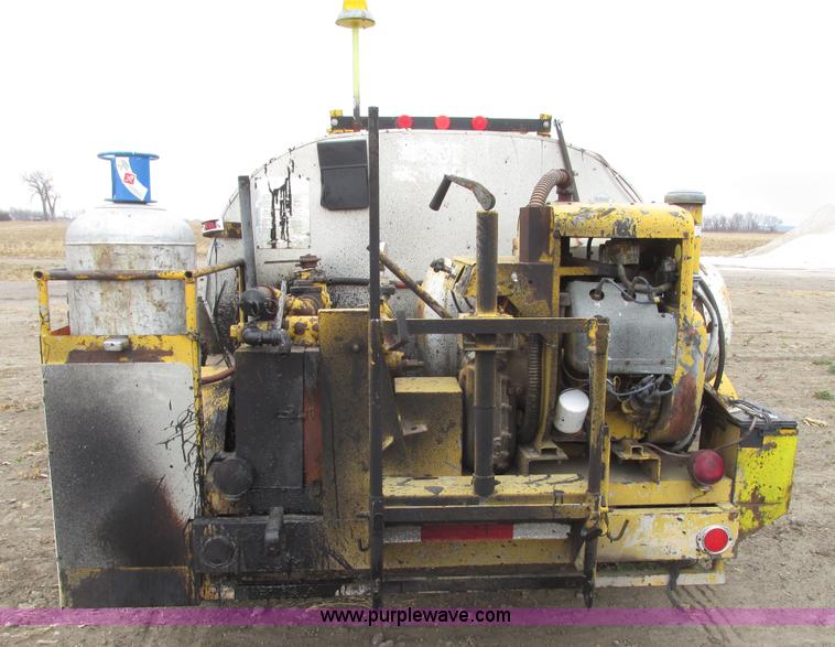 image for item G9878 Towable oil distributor