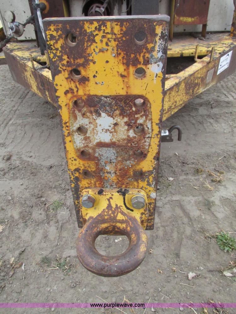 image for item G9878 Towable oil distributor