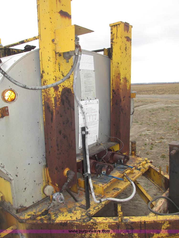 image for item G9878 Towable oil distributor