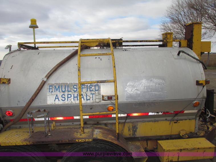 image for item G9878 Towable oil distributor