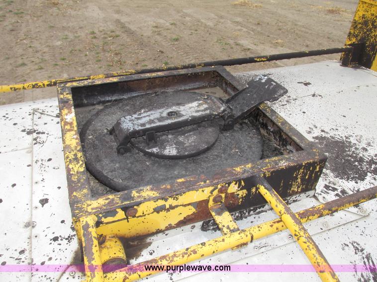 image for item G9878 Towable oil distributor