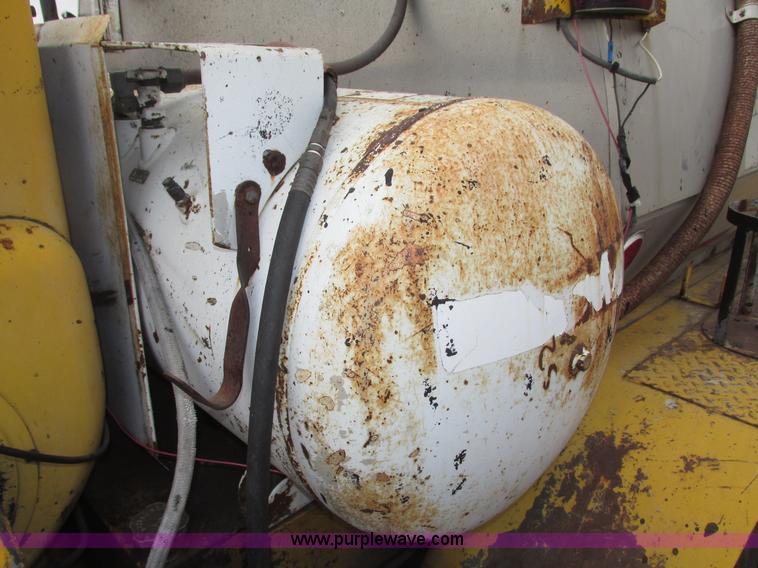 image for item G9878 Towable oil distributor