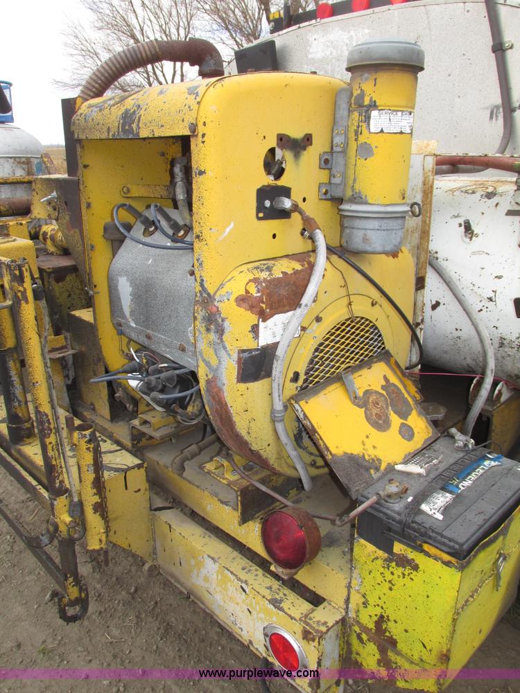 image for item G9878 Towable oil distributor