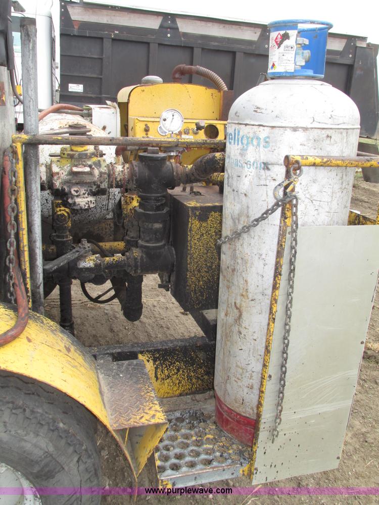 image for item G9878 Towable oil distributor