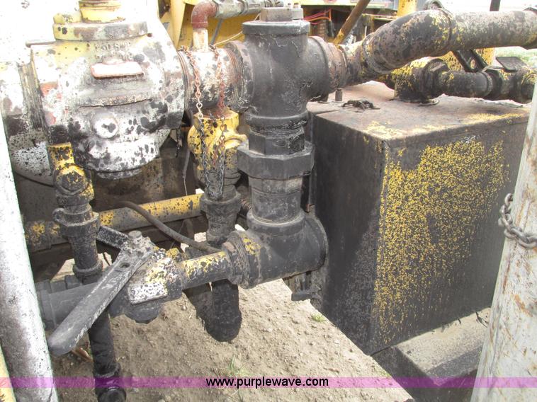 image for item G9878 Towable oil distributor