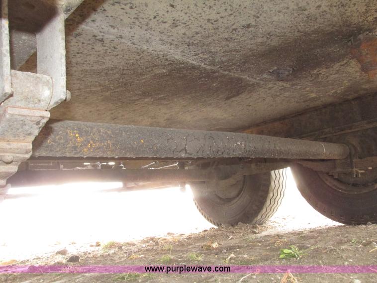 image for item G9878 Towable oil distributor