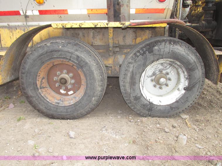 image for item G9878 Towable oil distributor