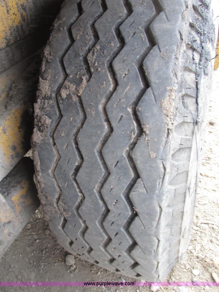 image for item G9878 Towable oil distributor