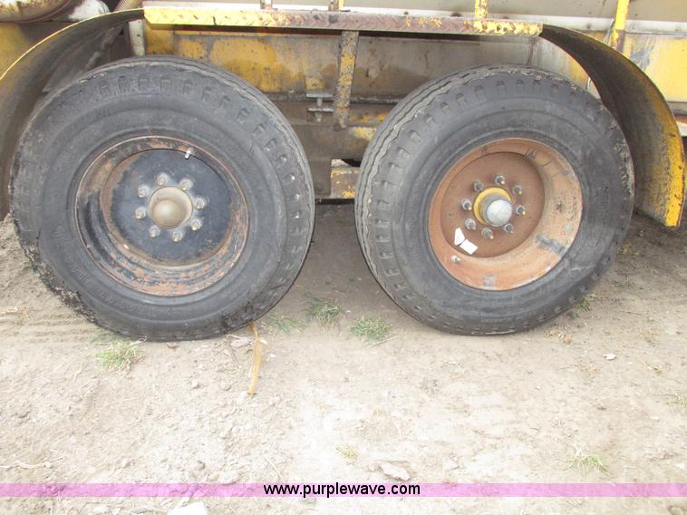 image for item G9878 Towable oil distributor