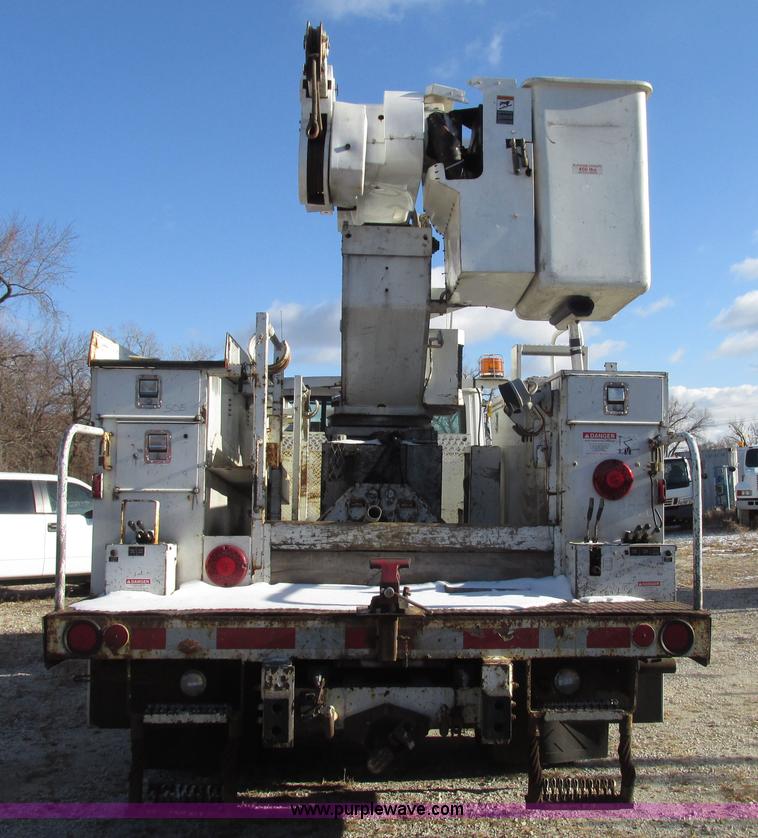 image for item G9890 2003 Terex Telelect Hi Ranger 460M truck boom