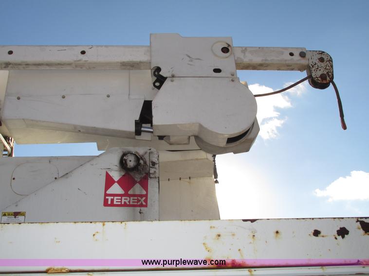 image for item G9890 2003 Terex Telelect Hi Ranger 460M truck boom