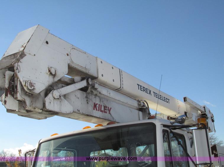 image for item G9890 2003 Terex Telelect Hi Ranger 460M truck boom