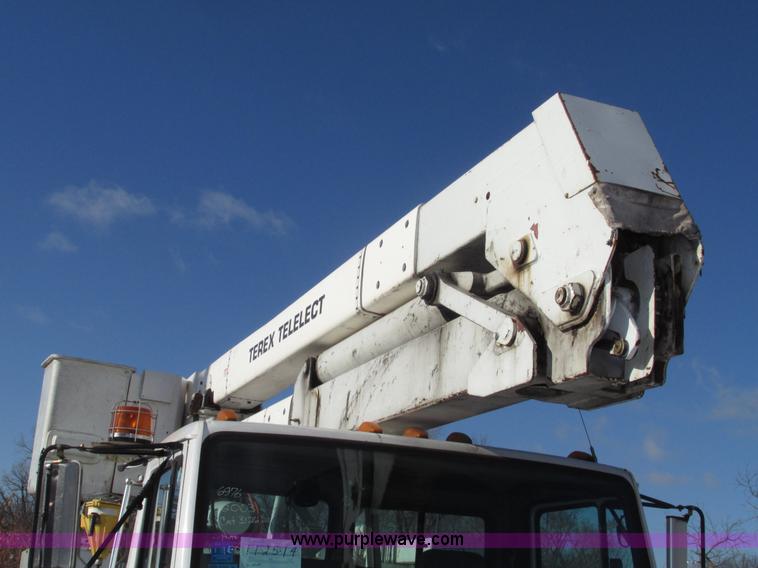image for item G9890 2003 Terex Telelect Hi Ranger 460M truck boom
