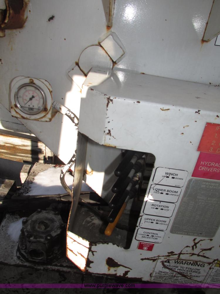 image for item G9890 2003 Terex Telelect Hi Ranger 460M truck boom