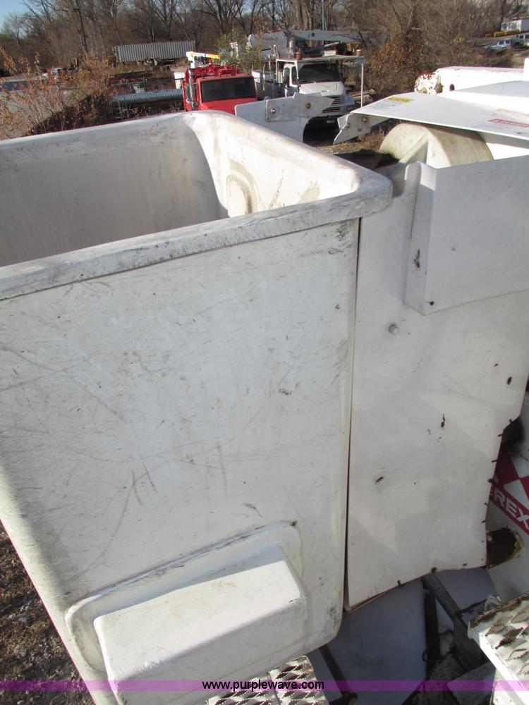 image for item G9890 2003 Terex Telelect Hi Ranger 460M truck boom