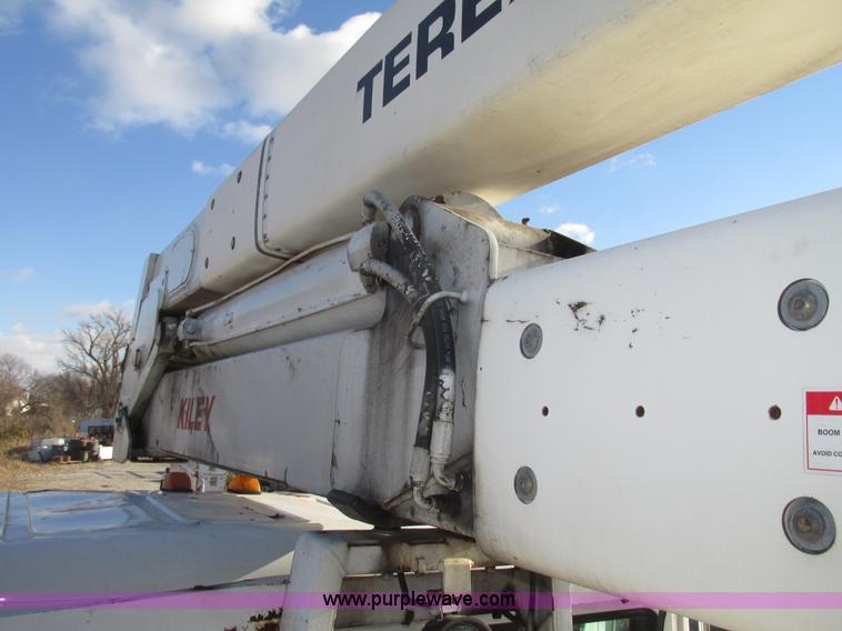 image for item G9890 2003 Terex Telelect Hi Ranger 460M truck boom