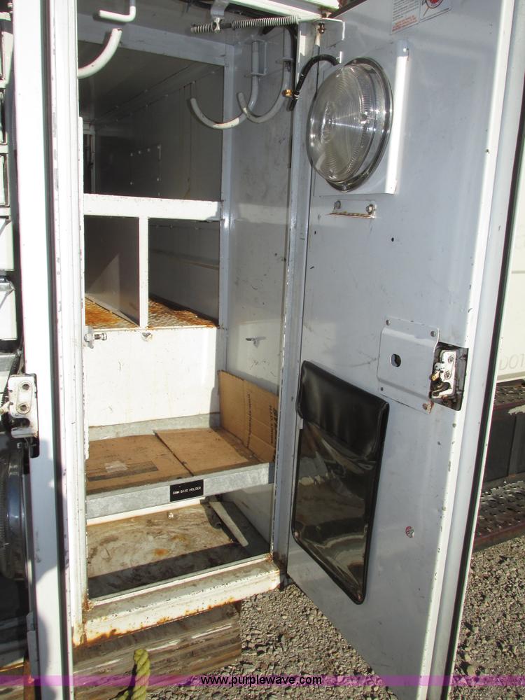 image for item G9890 2003 Terex Telelect Hi Ranger 460M truck boom