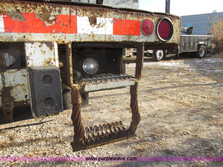 image for item G9890 2003 Terex Telelect Hi Ranger 460M truck boom