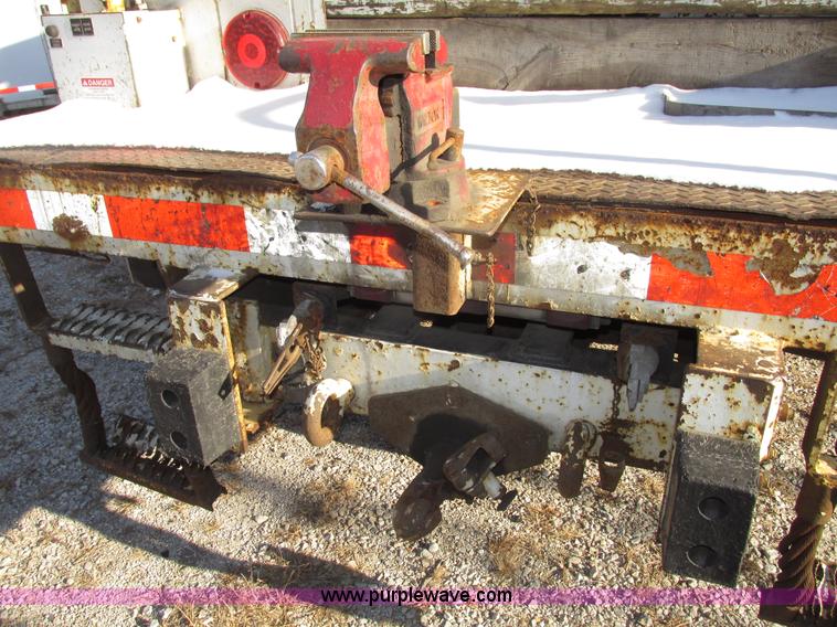 image for item G9890 2003 Terex Telelect Hi Ranger 460M truck boom