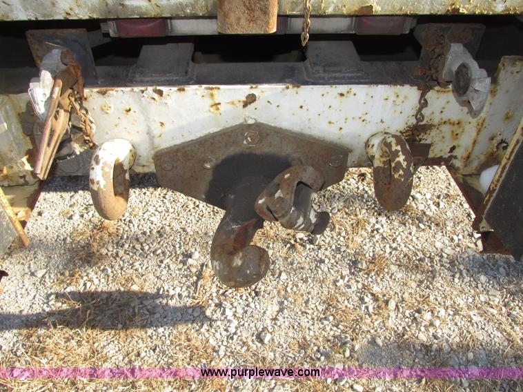 image for item G9890 2003 Terex Telelect Hi Ranger 460M truck boom