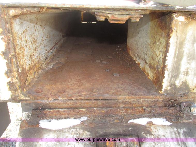 image for item G9890 2003 Terex Telelect Hi Ranger 460M truck boom