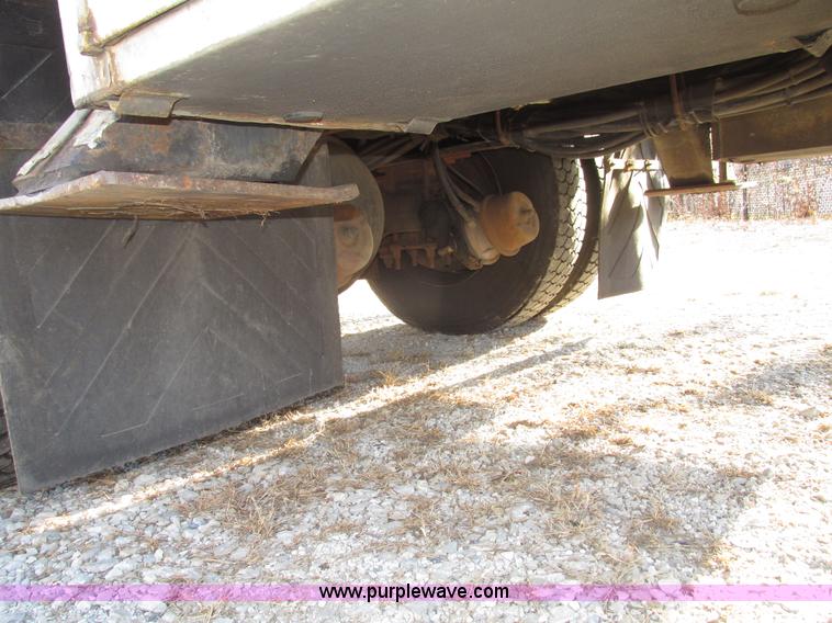 image for item G9890 2003 Terex Telelect Hi Ranger 460M truck boom