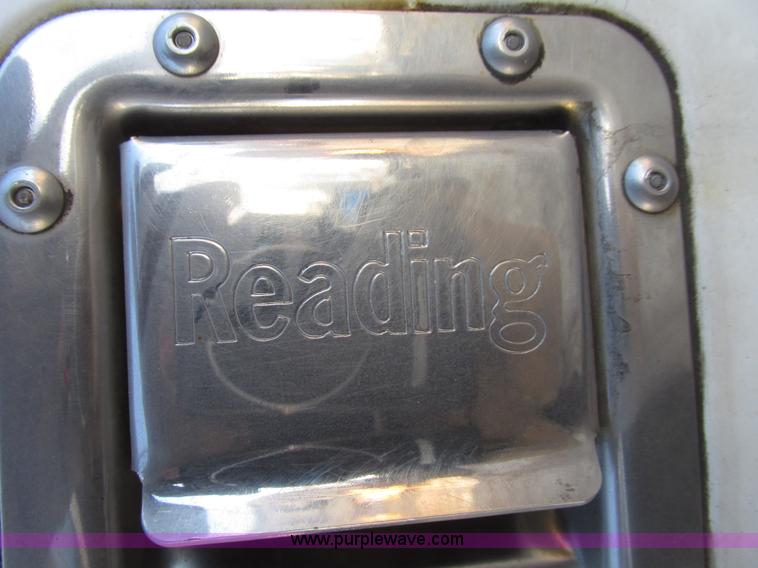 image for item G9890 2003 Terex Telelect Hi Ranger 460M truck boom