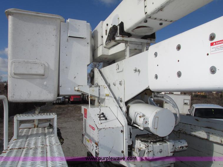 image for item G9891 2003 Terex Telelect Hi Range 460M truck boom