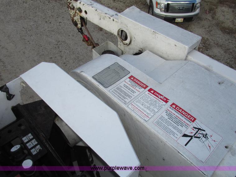 image for item G9891 2003 Terex Telelect Hi Range 460M truck boom