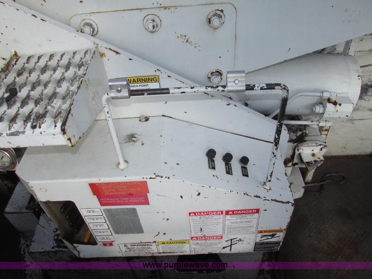 image for item G9891 2003 Terex Telelect Hi Range 460M truck boom