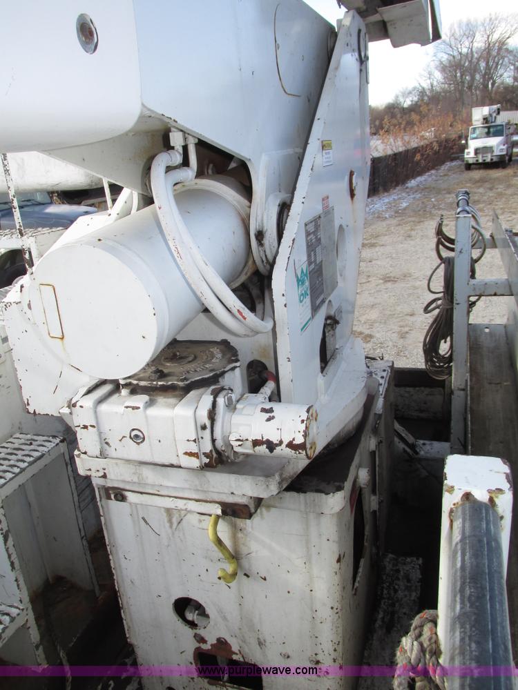 image for item G9891 2003 Terex Telelect Hi Range 460M truck boom