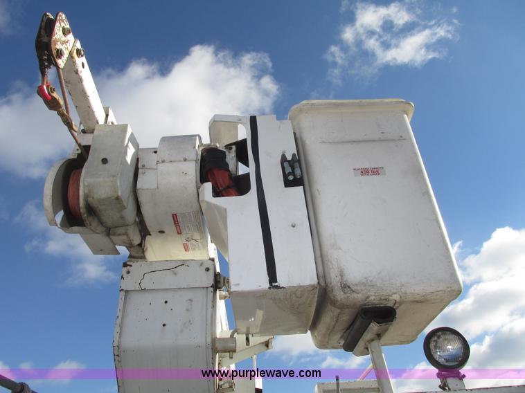 image for item G9891 2003 Terex Telelect Hi Range 460M truck boom