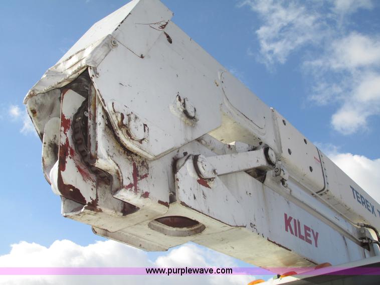 image for item G9891 2003 Terex Telelect Hi Range 460M truck boom